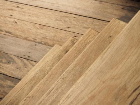 Tablettes de fen&ecirc;tres en bois : conseils pour un choix r&eacute;ussi